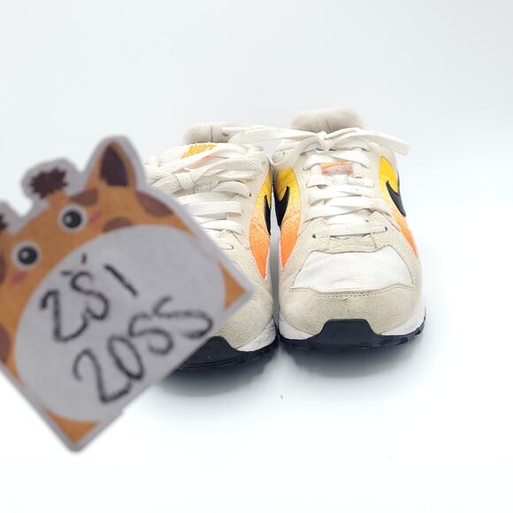 Nike air skylon ll  White Black amarillo AO4540-101 women's size 7.5 - Picture 8 of 9